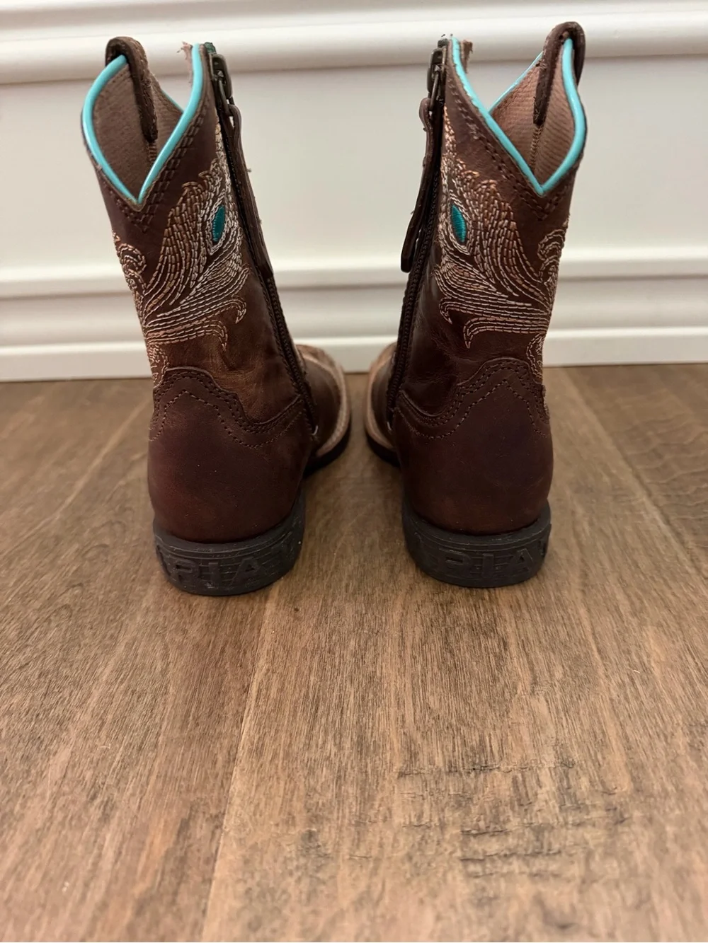 Girls’ Ariat Brown Leather Kids Western Boots with Turquoise Trim, Sz 9